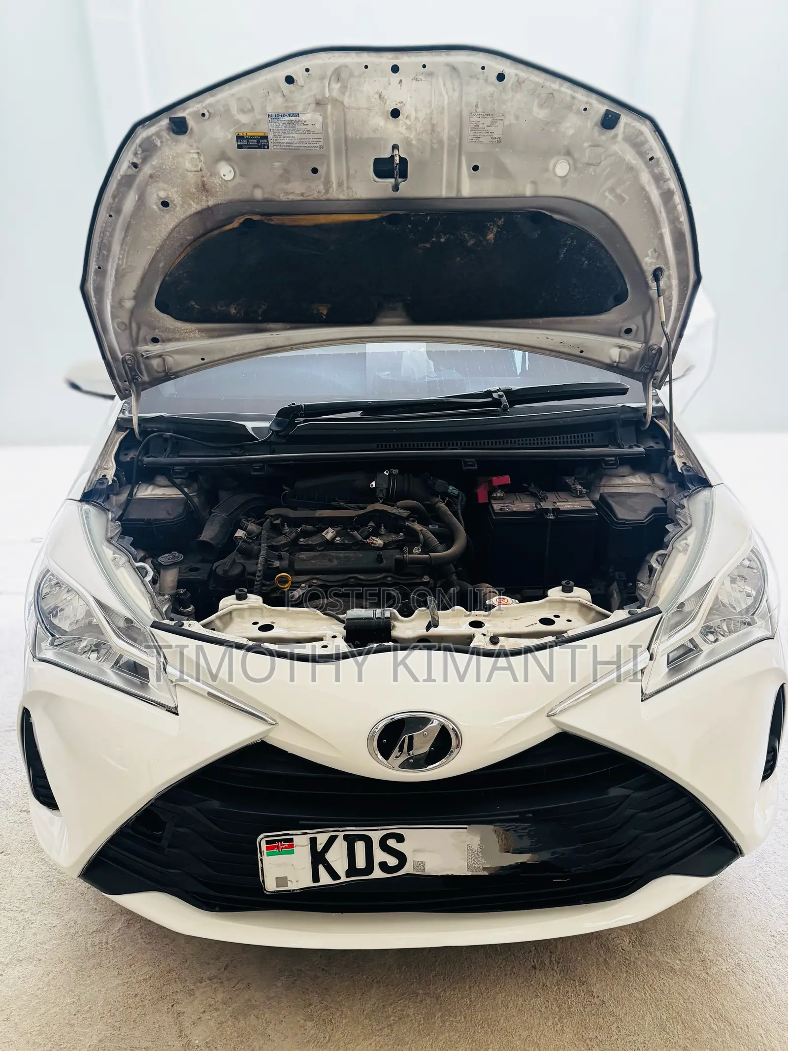 Toyota Vitz 1.3 AWD 5dr 2017 White