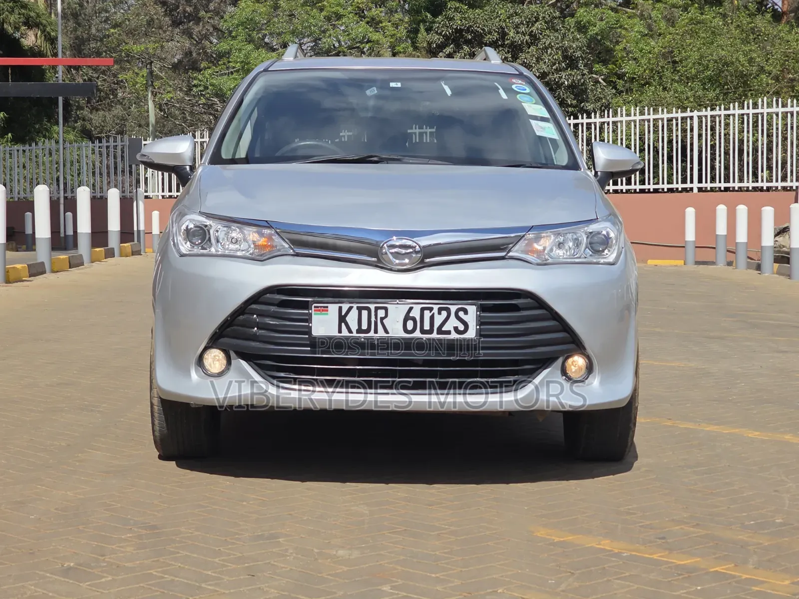 Toyota Corolla Fielder 2017 Silver
