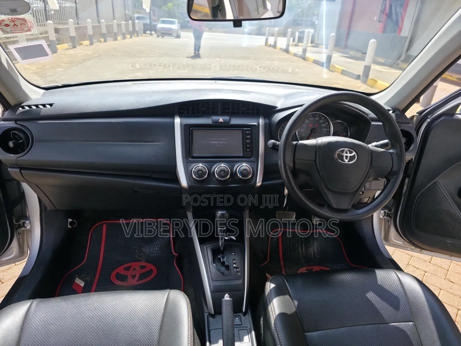 Toyota Corolla Fielder 2017 Silver