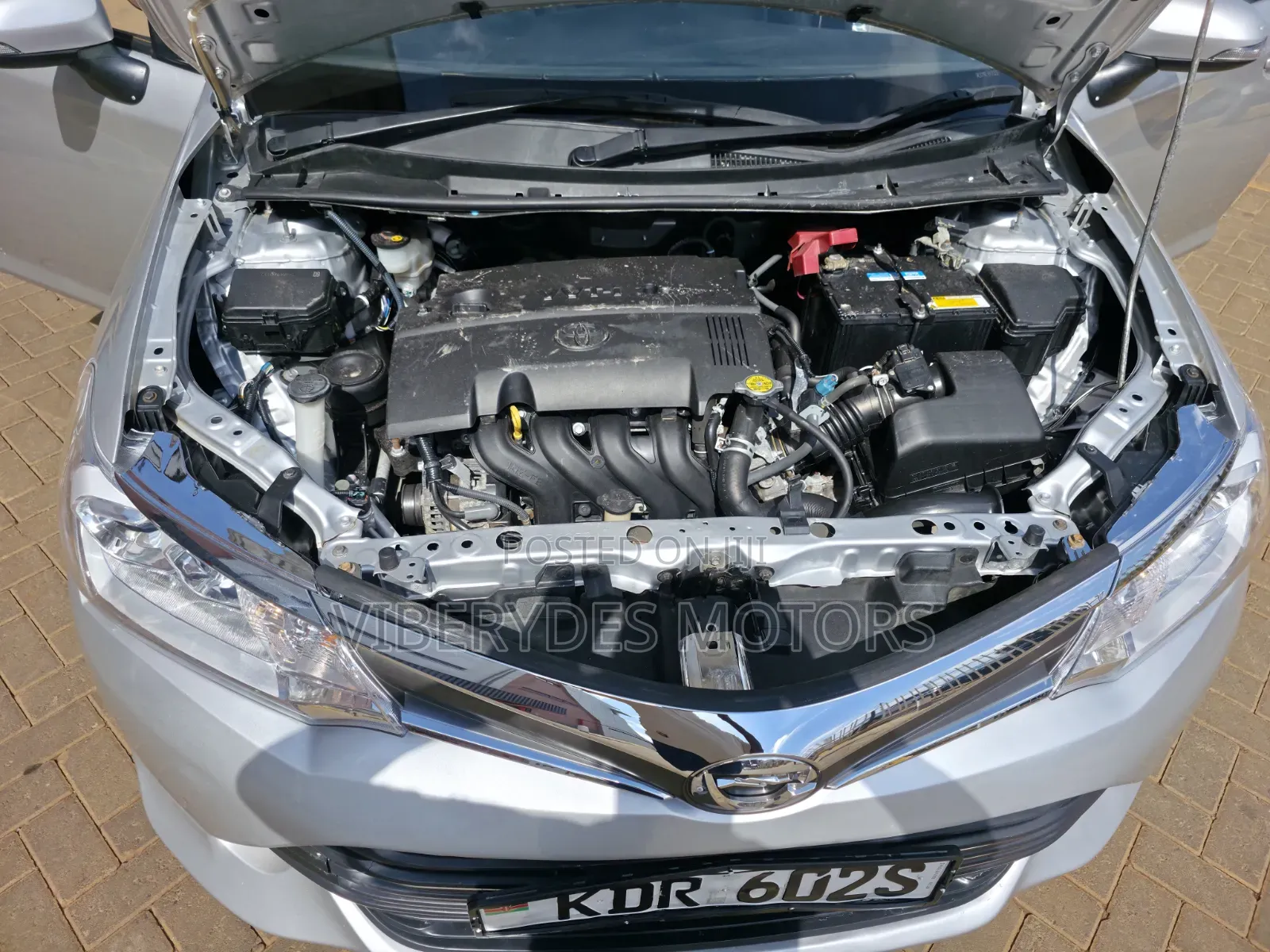 Toyota Corolla Fielder 2017 Silver