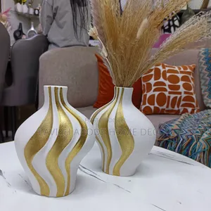 Modern Abstract Wavy White Gold Ceramic Vase – Elegant Home Decor