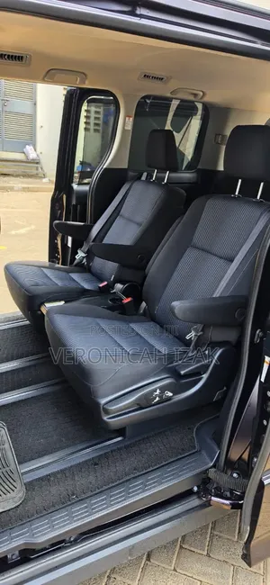 Toyota Voxy 2016 Blue