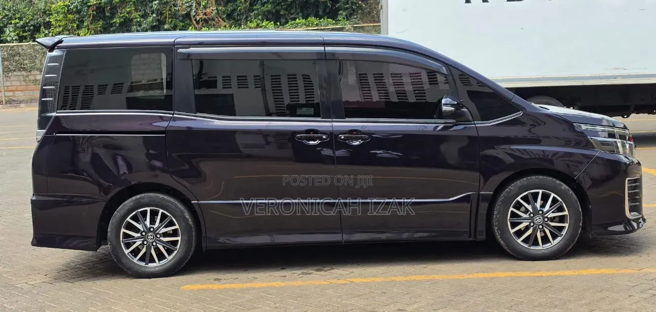 Toyota Voxy 2016 Blue