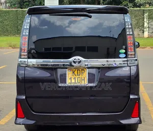 Toyota Voxy 2016 Blue