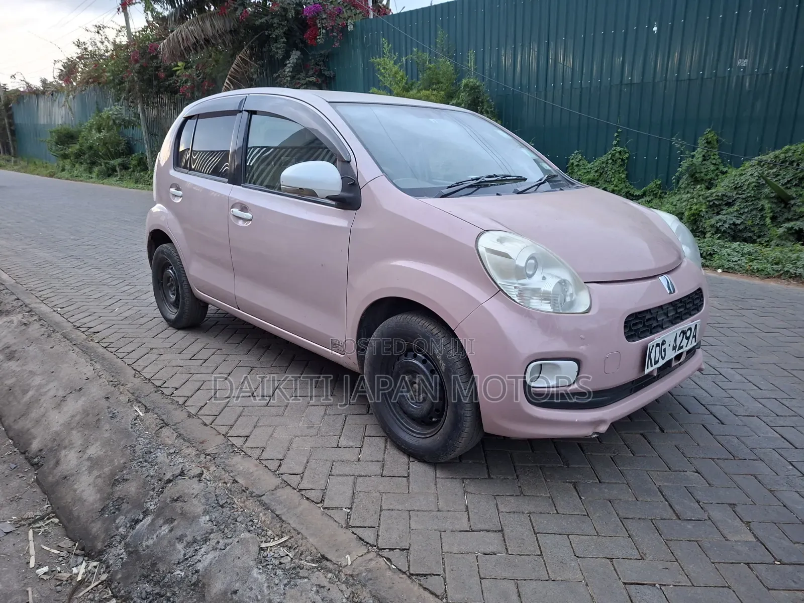 Toyota Passo 2015 Pink