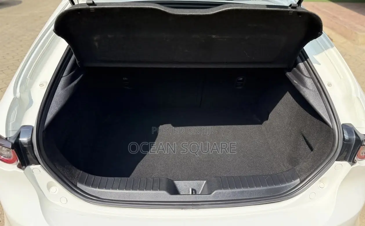 Mazda Axela 2019 White