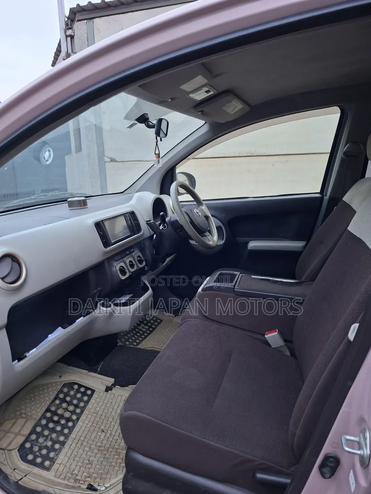 Toyota Passo 2015 Pink