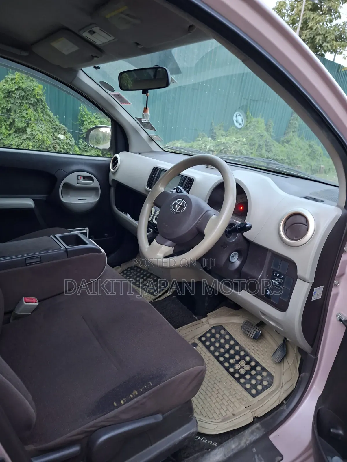 Toyota Passo 2015 Pink
