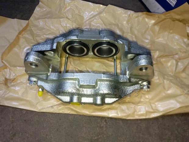 Front Caliper Land Cruiser 200 Series