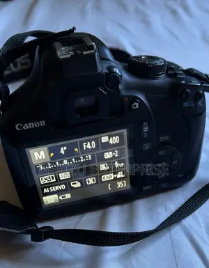 Canon EOS Rebel T7 DSLR Camera – Excellent Condition