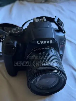 Canon EOS Rebel T7 DSLR Camera – Excellent Condition