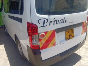 Isuzu Como 2015 White