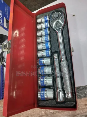 Chrome Vanadium (CR-V) Ratchet Socket