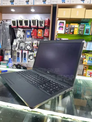 Laptop Dell Latitude 5590 8GB Intel Core i7 SSD 256GB