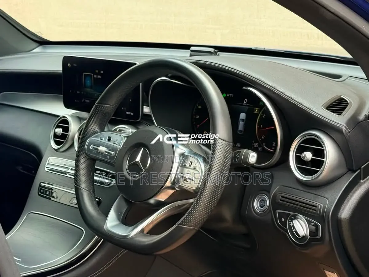 Mercedes-Benz GLC-Class 2019 Blue