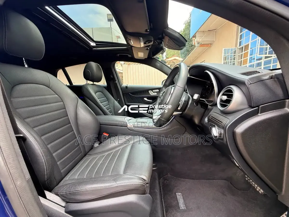 Mercedes-Benz GLC-Class 2019 Blue