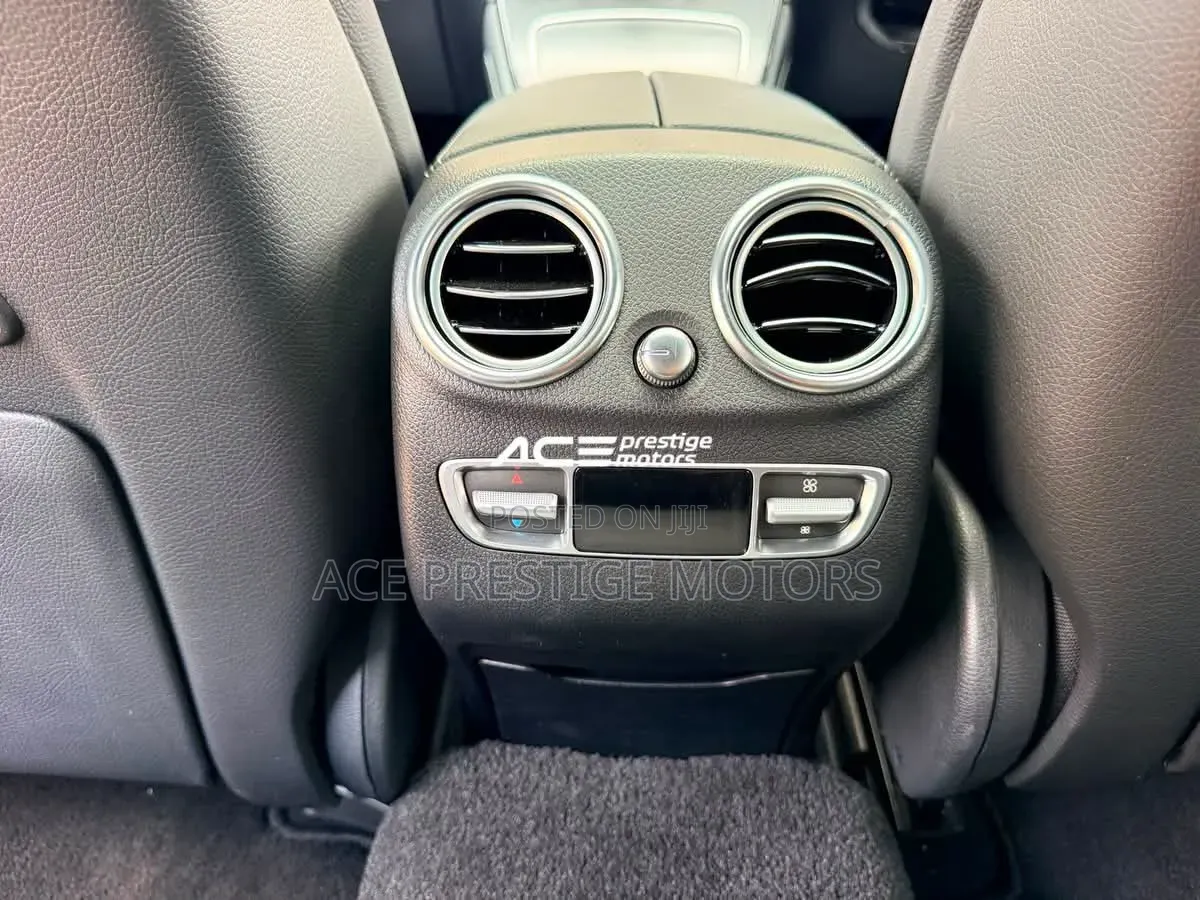Mercedes-Benz GLC-Class 2019 Blue