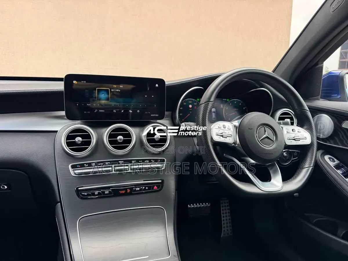 Mercedes-Benz GLC-Class 2019 Blue