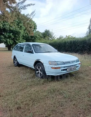 Toyota Corolla 2001 White