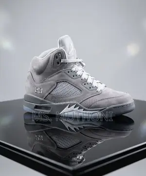 Jordan 5S in Black / Wolf Gray Size 40-46