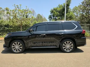 Lexus LX 2016 Black