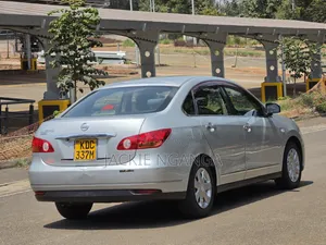 Nissan Bluebird 2012 Silver