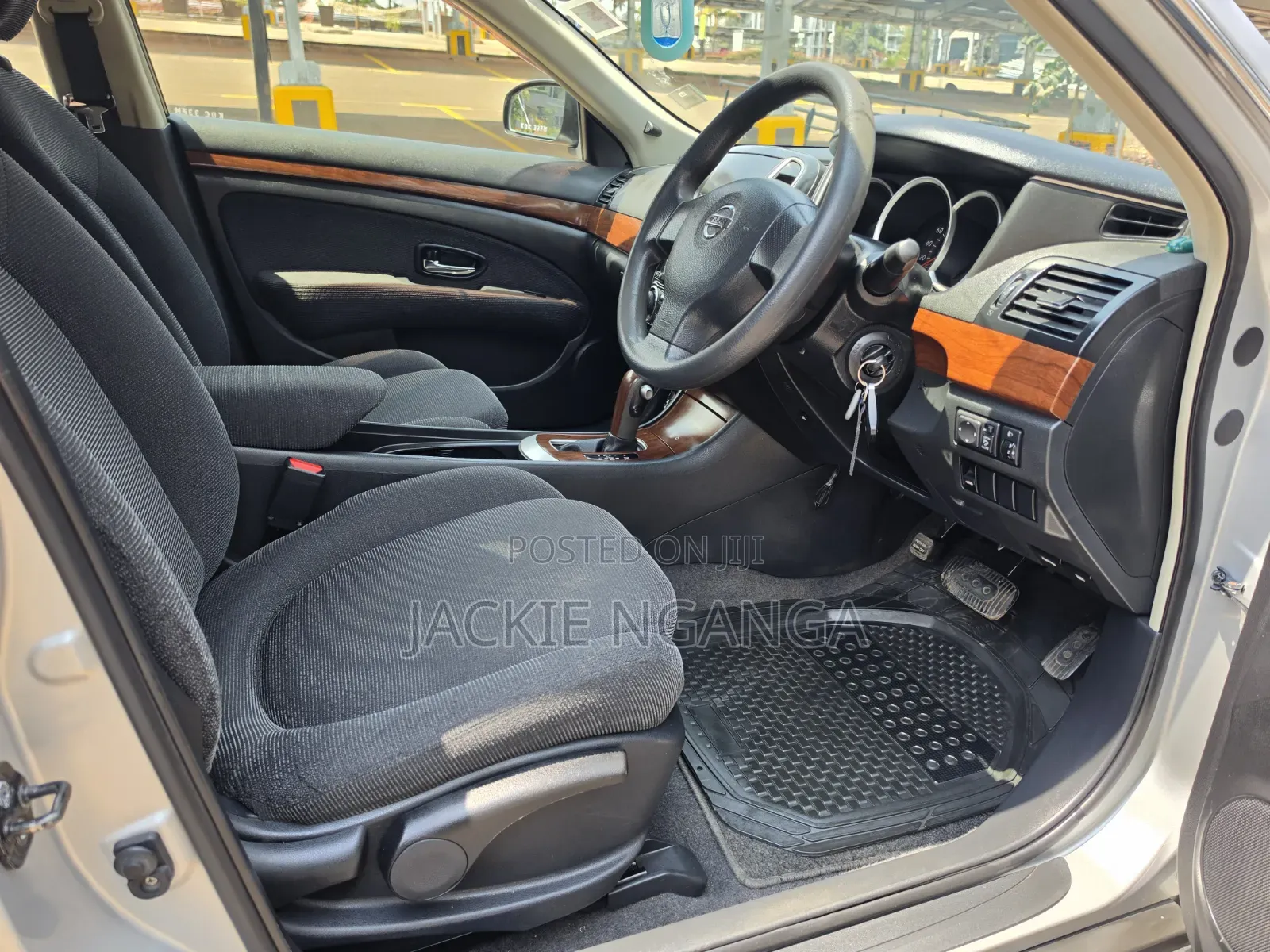 Nissan Bluebird 2012 Silver