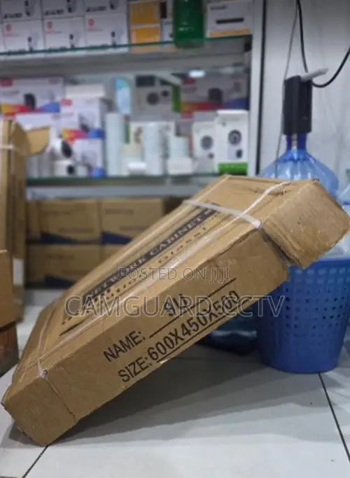 9U Network Cabinet Enclosure 600x450x500 Mm Glass Door Wall Mount Rack