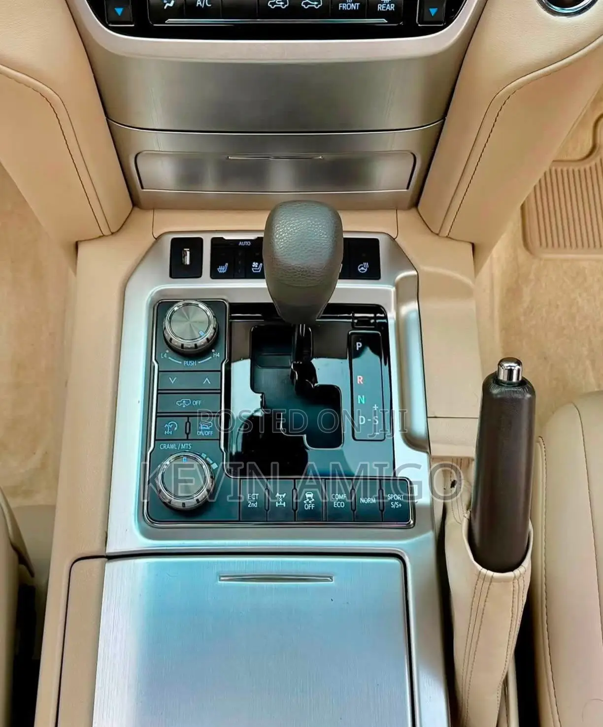 Toyota Land Cruiser 4.6 V8 ZX 2019 Gold