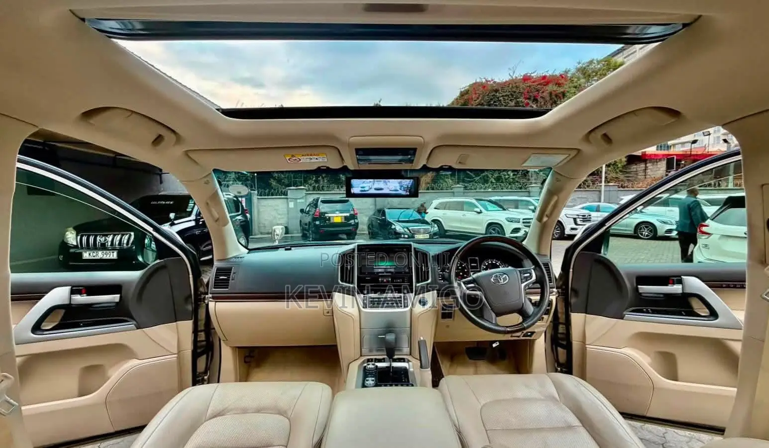 Toyota Land Cruiser 4.6 V8 ZX 2019 Gold