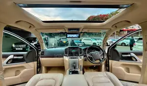 Toyota Land Cruiser 4.6 V8 ZX 2019 Gold