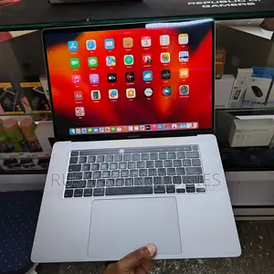 New Laptop Apple MacBook Pro 2019 16GB Intel Core i7 SSD 500GB