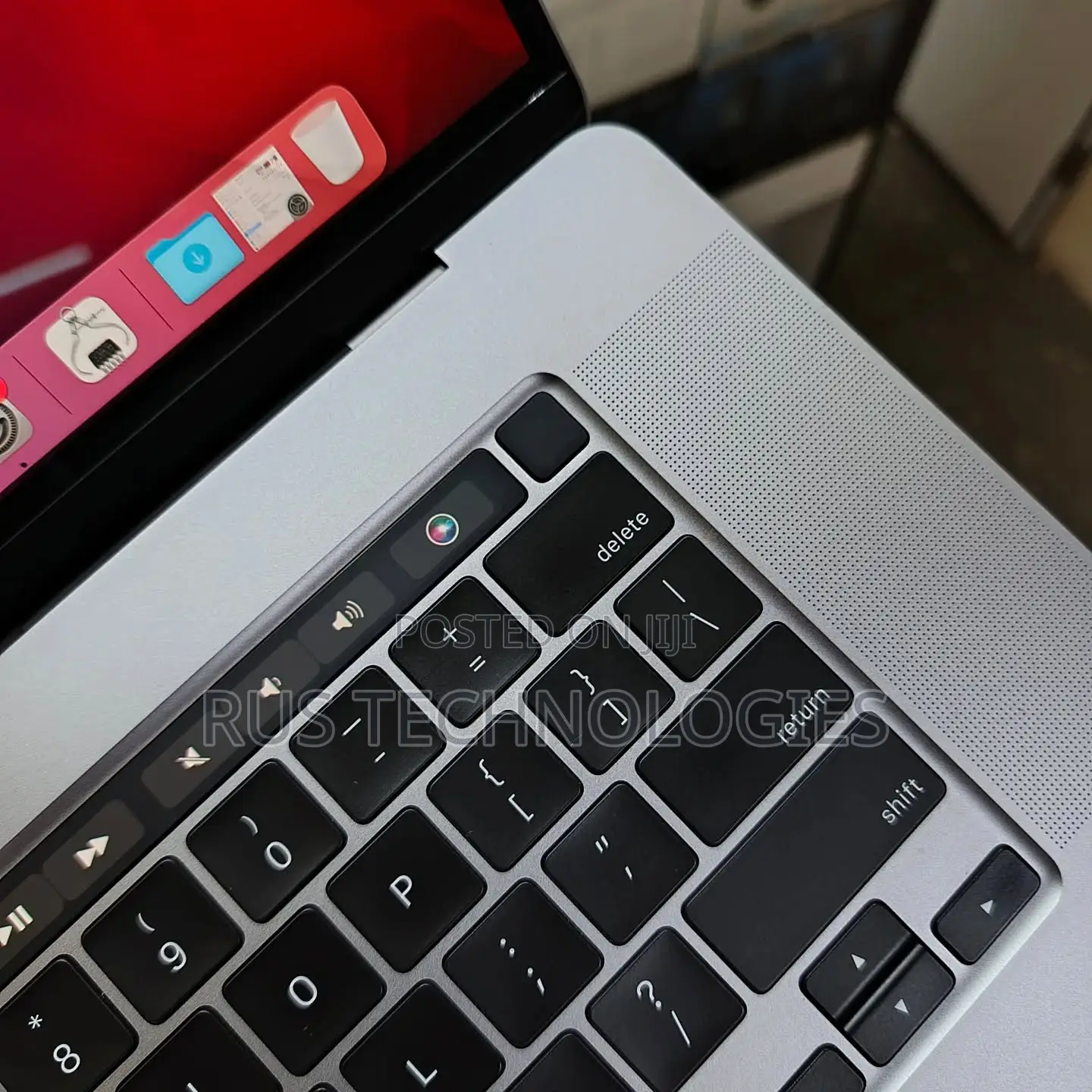 New Laptop Apple MacBook Pro 2019 16GB Intel Core i7 SSD 500GB