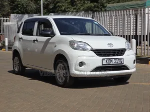 Toyota Passo 2017 White