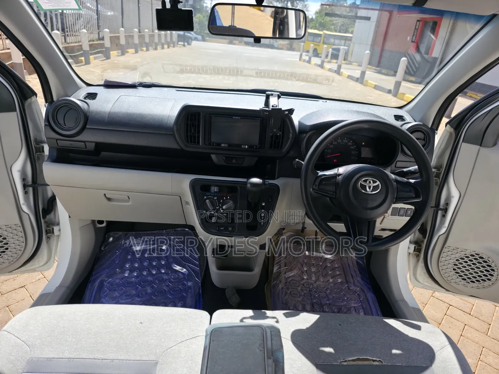 Toyota Passo 2017 White