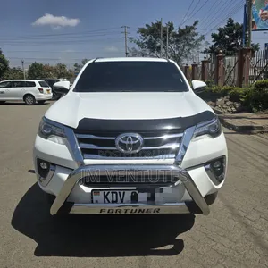 Toyota Fortuner 2019 White