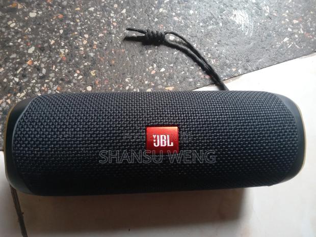 JBL Flip 5 Portable Speaker