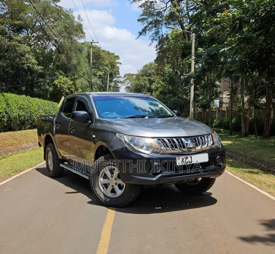 Mitsubishi L200 2015 Gray