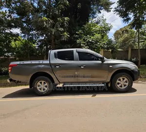 Mitsubishi L200 2015 Gray