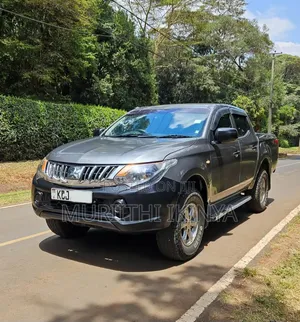 Mitsubishi L200 2015 Gray