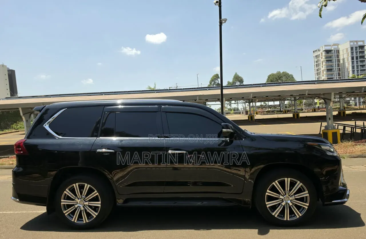 Lexus LX 2016 Black