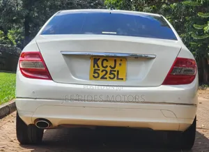 Mercedes-Benz C200 2009 Pearl