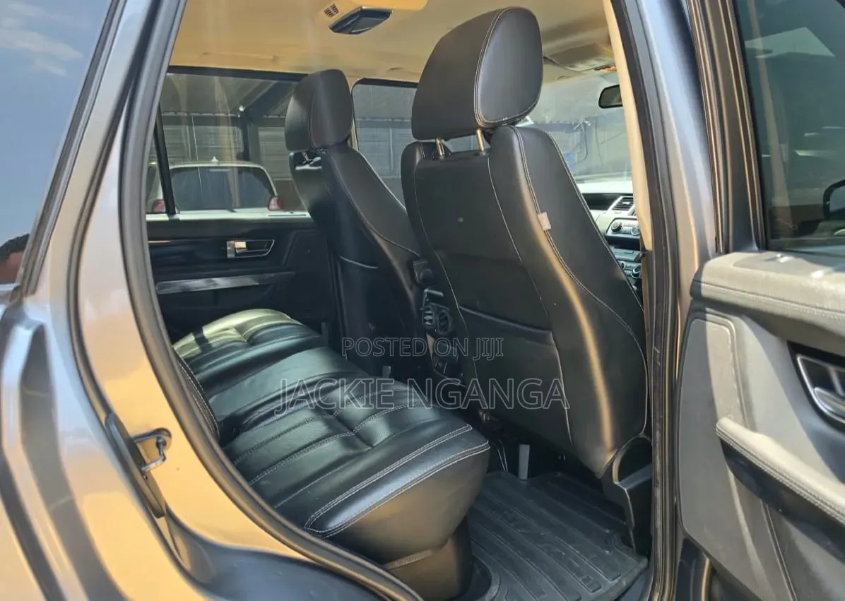 Land Rover Range Rover Sport 2012 Gray