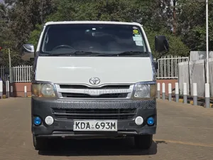 Toyota HiAce 2013 White