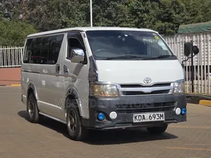 Toyota HiAce 2013 White