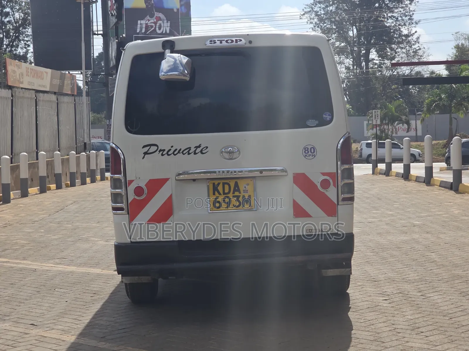 Toyota HiAce 2013 White