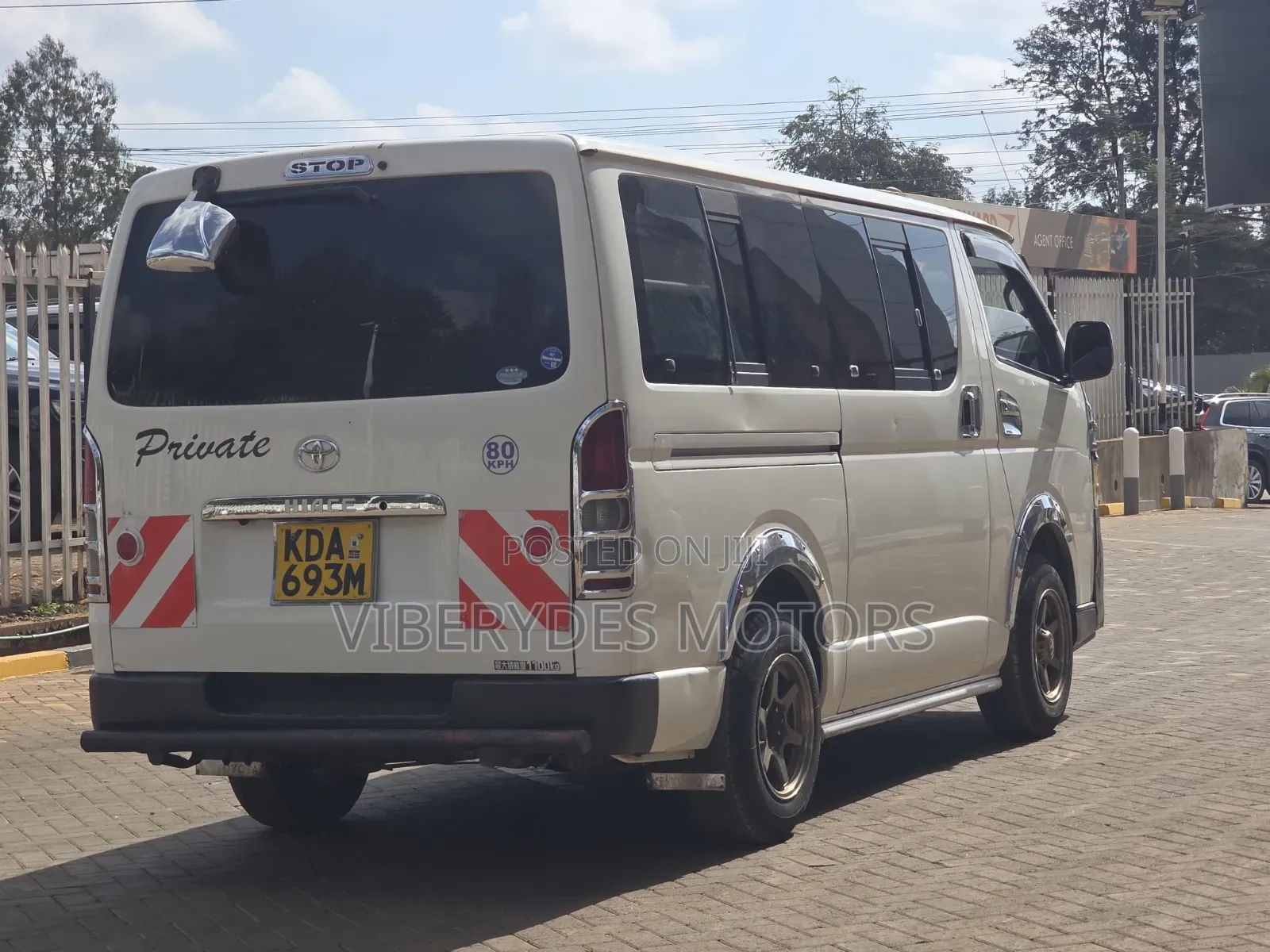 Toyota HiAce 2013 White
