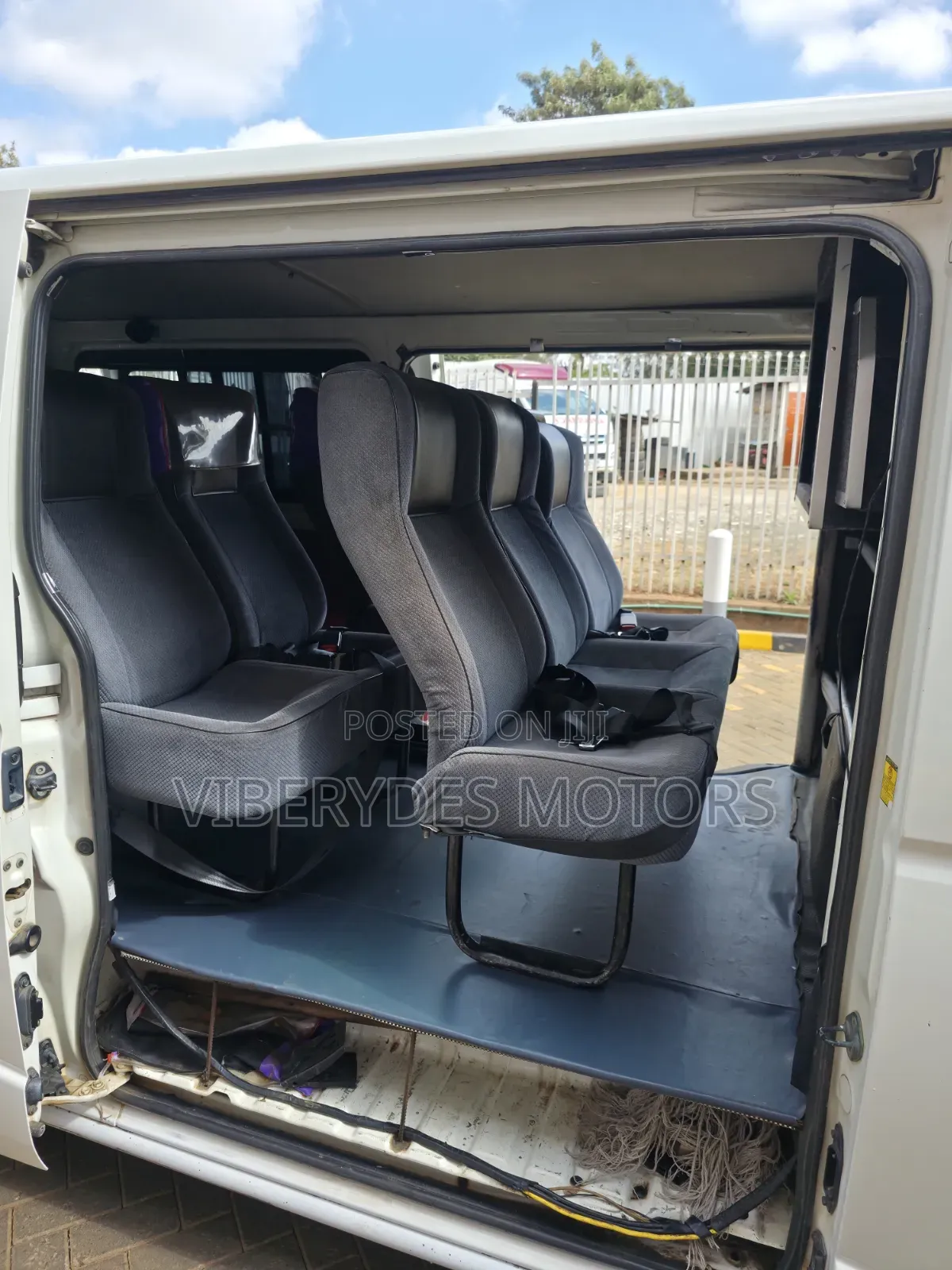Toyota HiAce 2013 White