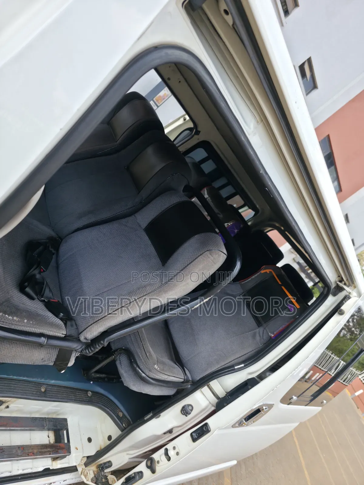 Toyota HiAce 2013 White