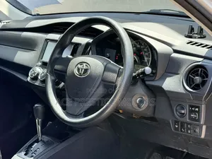 Toyota Axio 2019 Silver